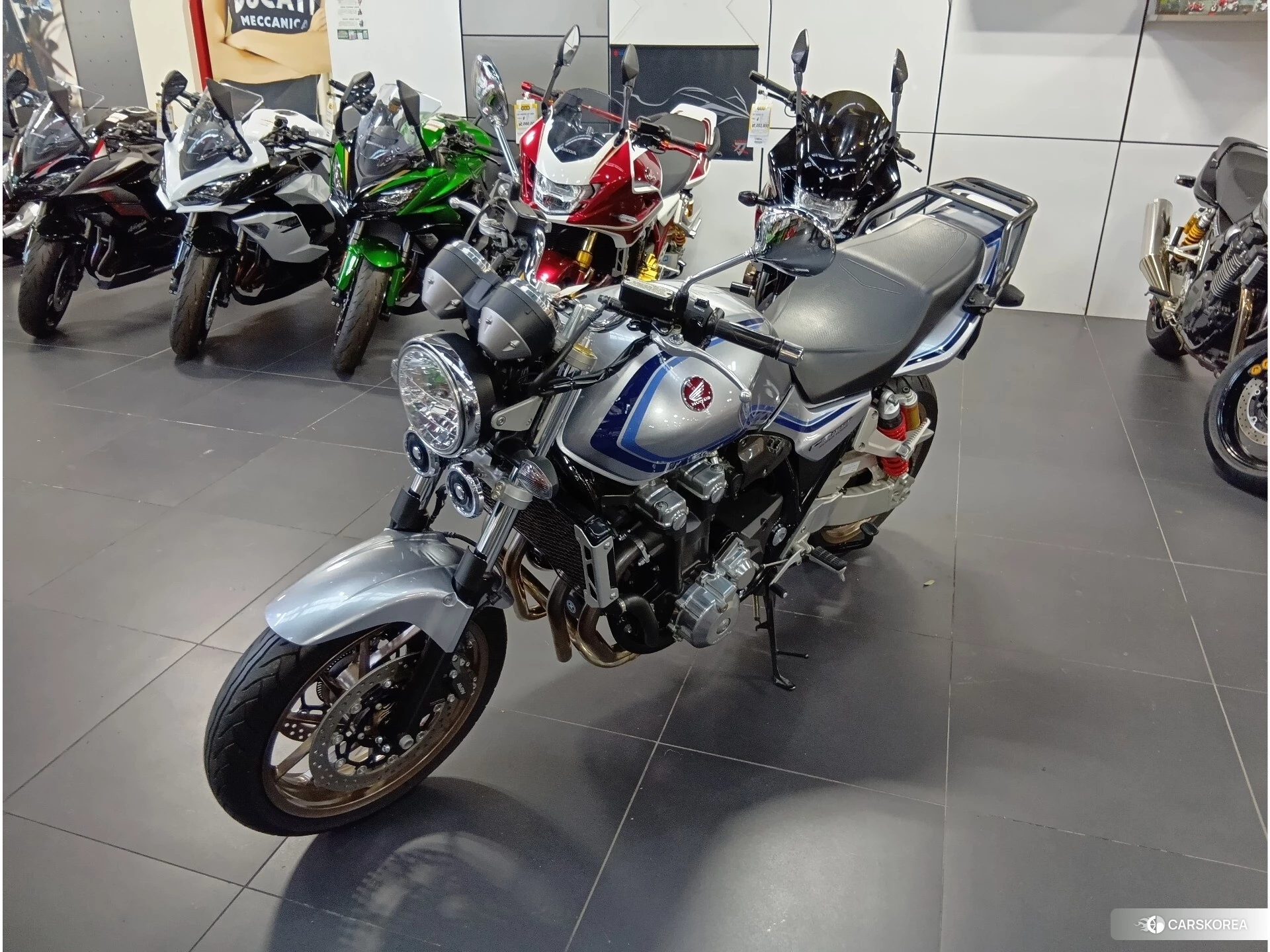 Honda CB1300SF id 4374200 из Японии 8