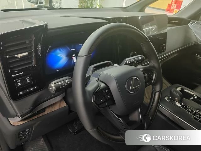 Lexus LM id 4239573 из Китая 17