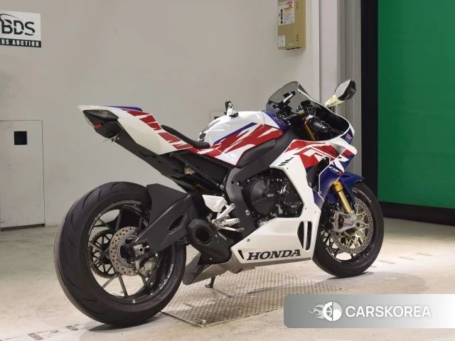 Проданный Honda CBR1000RR-R FIREBLADE SP id 4297179 из Японии, фото 8