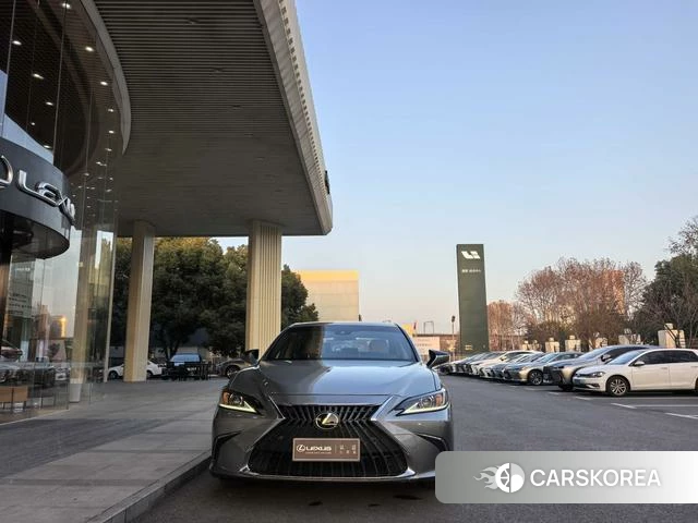 Lexus ES id 4290404 из Китая 13