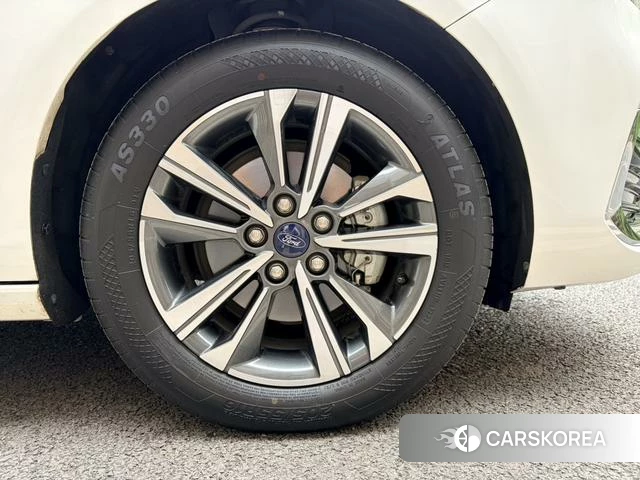 Ford Forrest id 4374607 из Китая 15