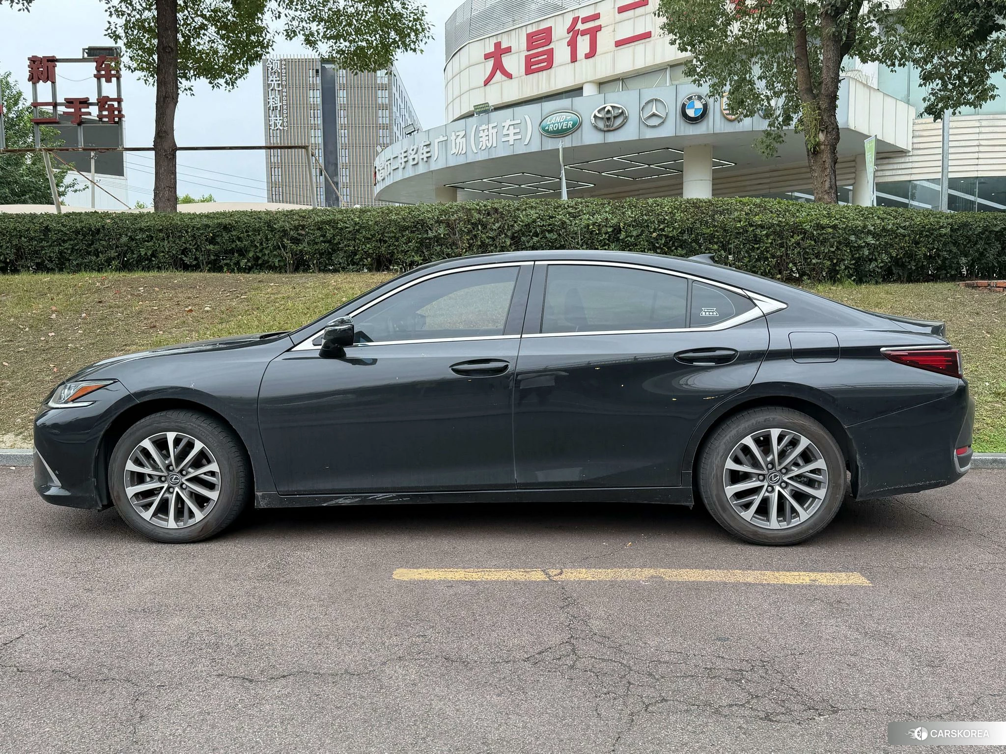 Lexus ES id 4467957 из Китая 10