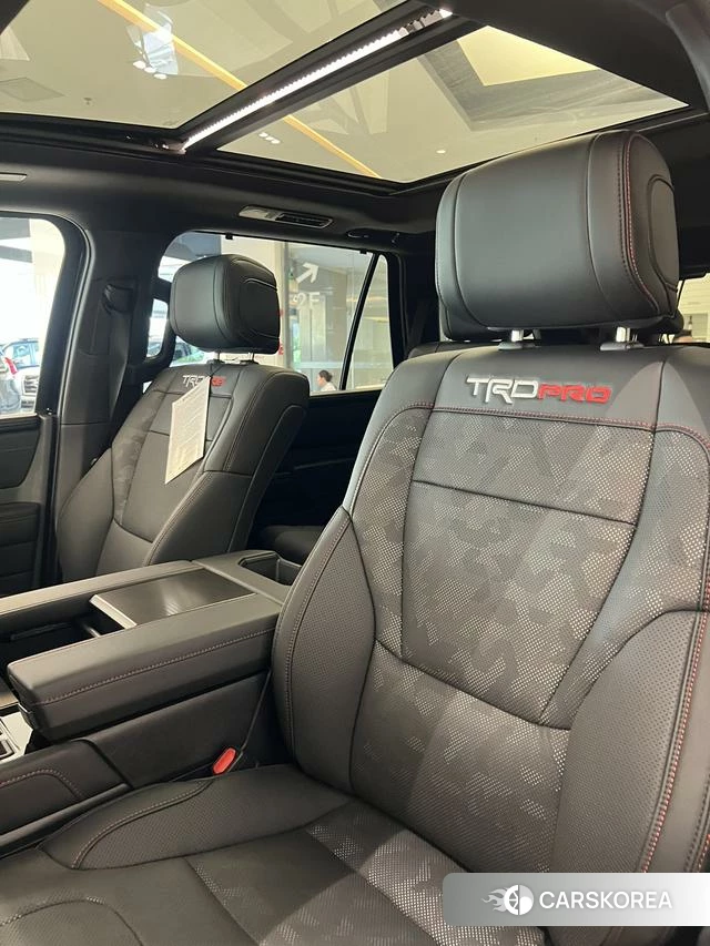 Toyota Sequoia id 4263599 из Китая 9