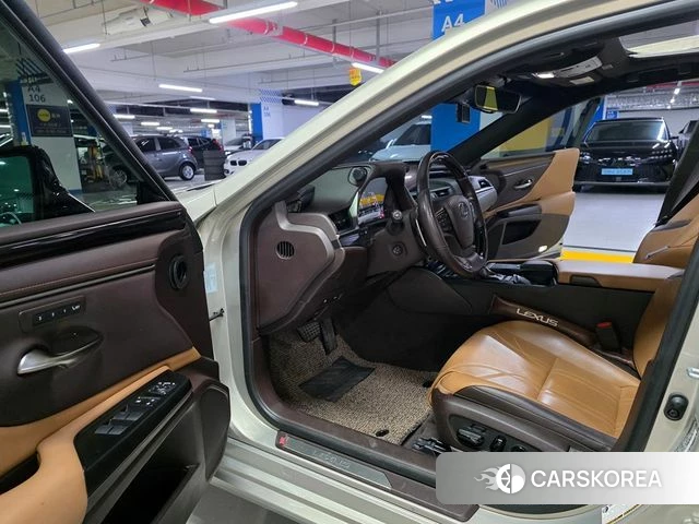 Lexus ES300h 7th generation id 4251218 из Кореи 14