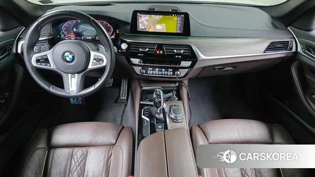 BMW 5 Series (G30) id 3844346 из Кореи 17