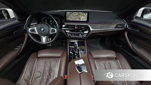 BMW 5 Series (G30) id 3479292 из Кореи 17