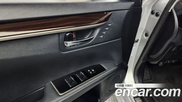 Lexus New ES300h id 2629604 из Кореи 17