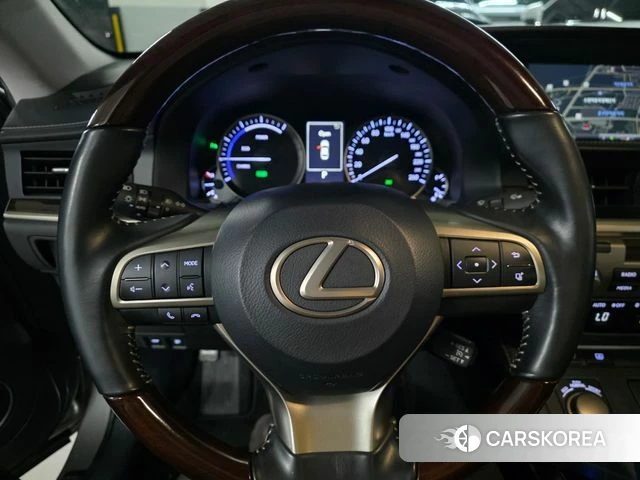 Lexus New ES300h id 4742348 из Кореи 8
