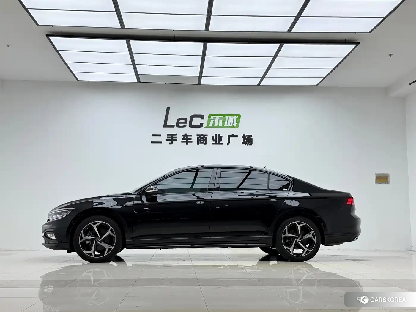 Volkswagen Magotan id 4578252 из Китая 13