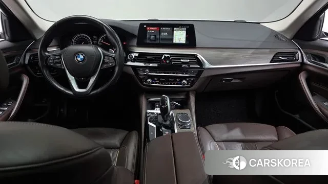 BMW 5 Series (G30) id 3188244 из Кореи 17