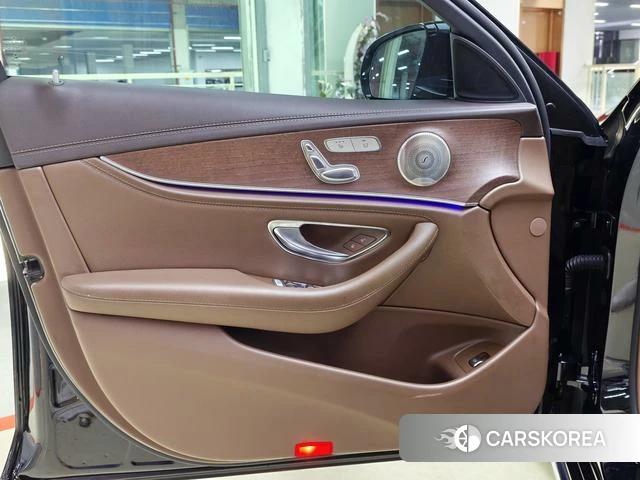 Mercedes-Benz E-class id 4313721 из Китая 9