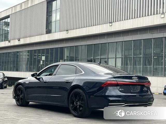 Audi A7L id 4261799 из Китая 11