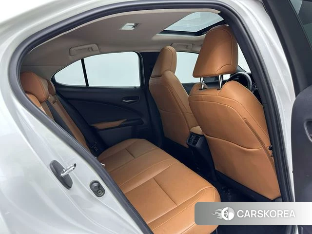 Lexus UX id 3858005 из Китая 28