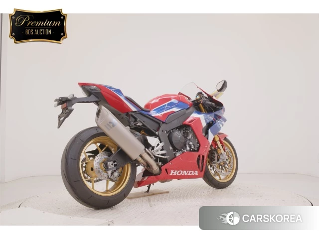 Проданный Honda CBR1000RR-R FIREBLADE SP 2023 из Японии, фото 4