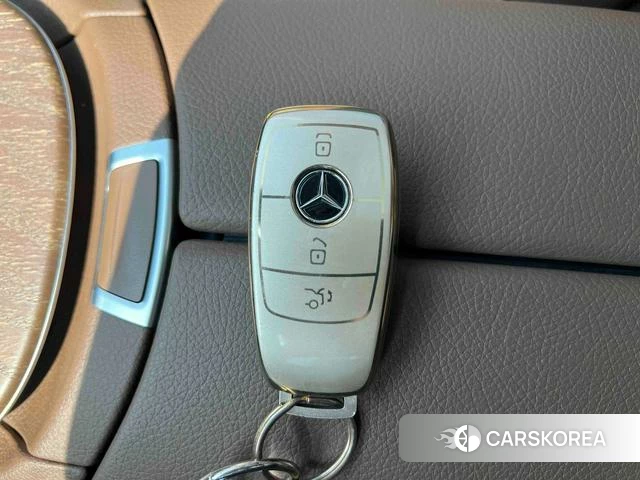 Mercedes-Benz E-class id 4275552 из Китая 24