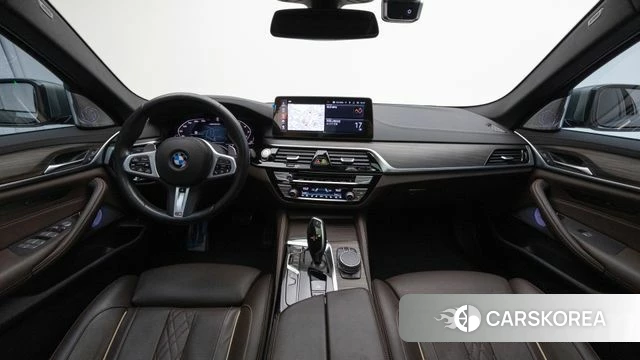 BMW 5 Series (G30) id 3898499 из Кореи 17