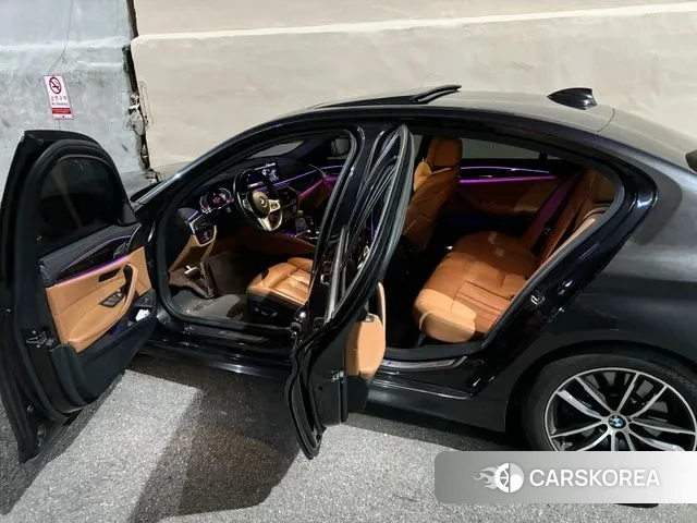 BMW 5 Series (G30) id 2980163 из Кореи 8