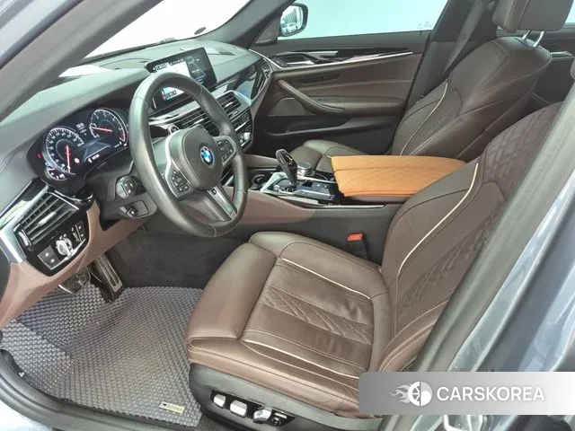 BMW 5 Series (G30) id 3209887 из Кореи 17