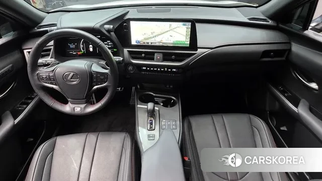 Lexus UX300h id 3585614 из Кореи 17