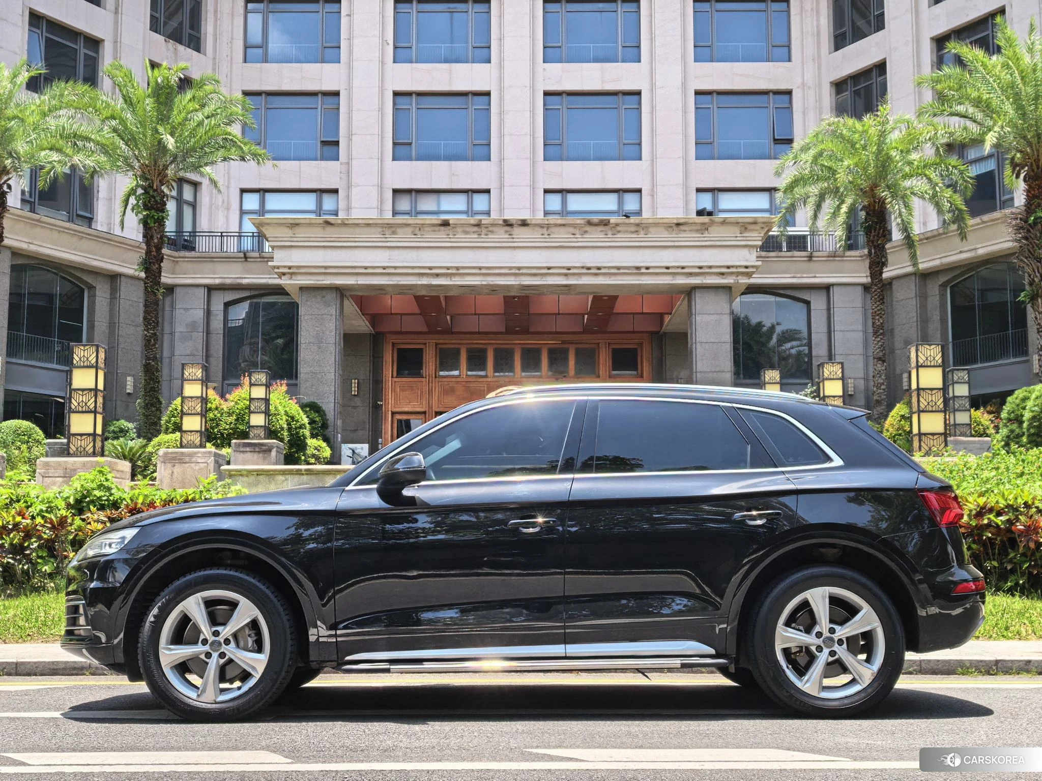 Audi Q5L id 4440872 из Китая 15