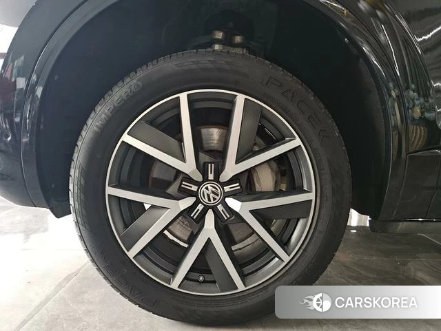 Volkswagen Touareg id 4254220 из Китая 16