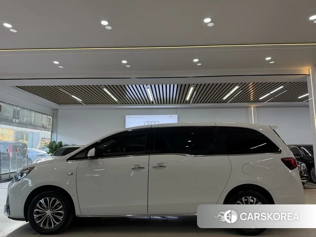 Buick GL8 id 3857677 из Китая 7