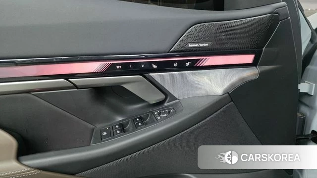 BMW 5 Series (G60) id 3919614 из Кореи 10