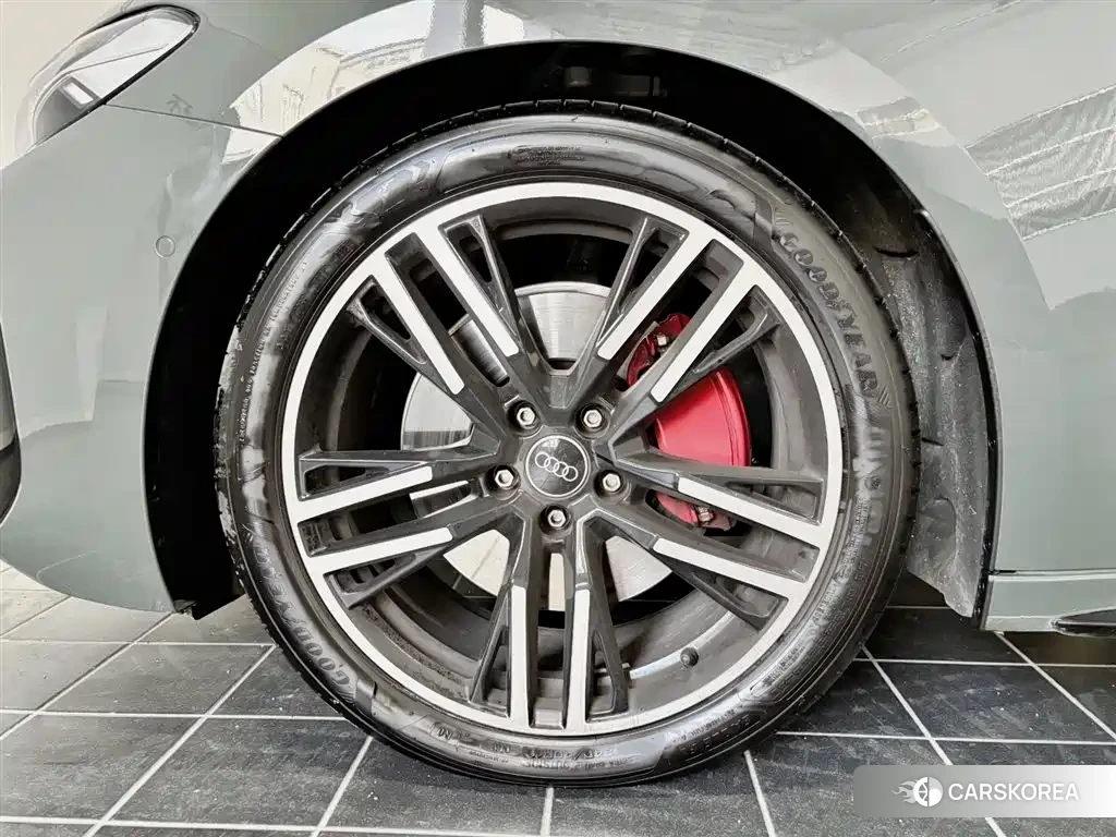 Audi A5L id 4553683 из Китая 12