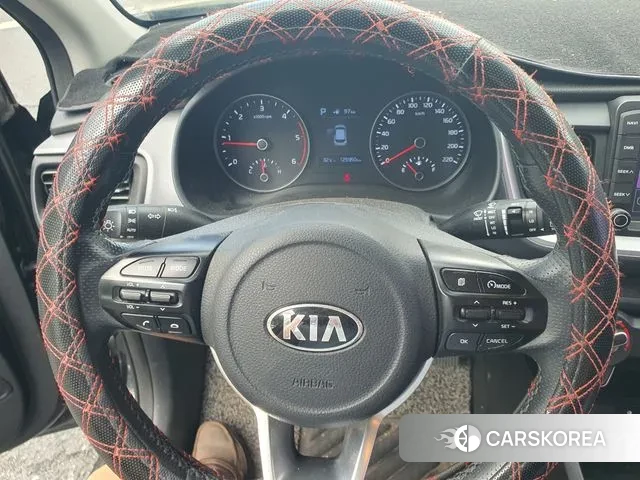 Kia Stonic id 2962014 из Кореи 9