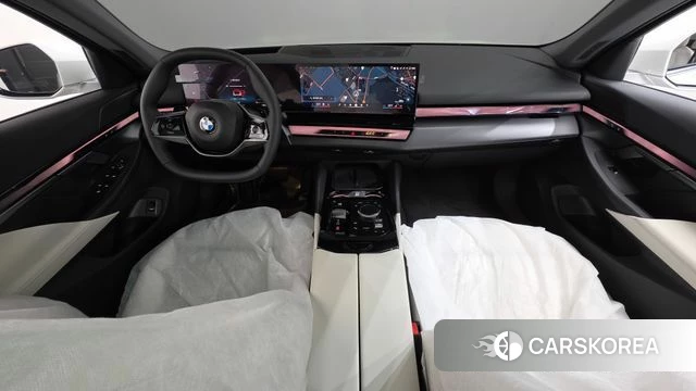 BMW 5 Series (G60) id 4743957 из Кореи 36