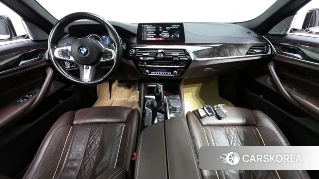 BMW 5 Series (G30) id 3779287 из Кореи 17