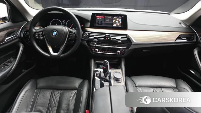 BMW 5 Series (G30) id 3936516 из Кореи 17