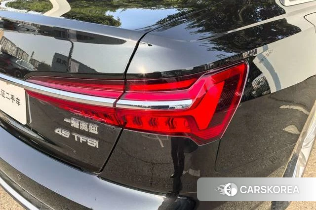 Audi A6L id 4299899 из Китая 16