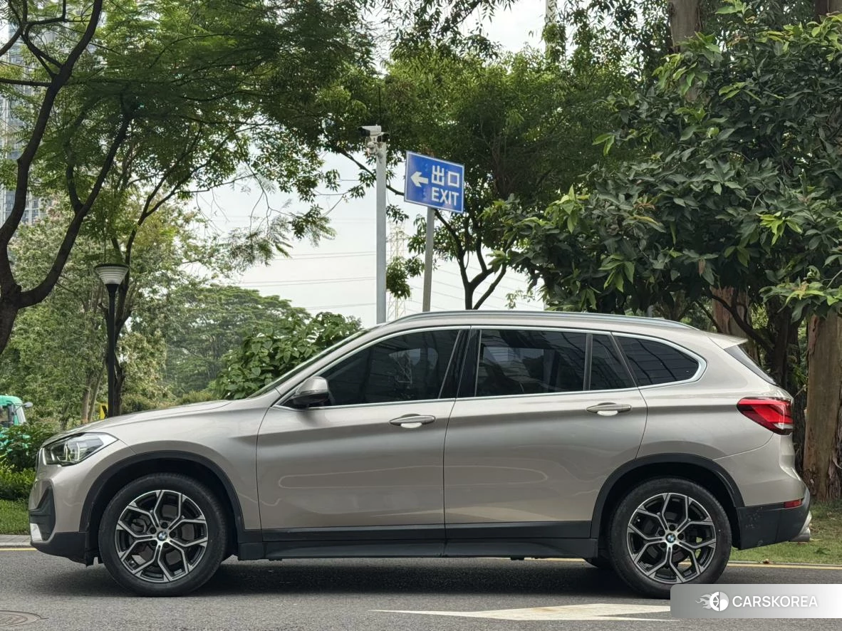 BMW X1 id 4467470 из Китая 9