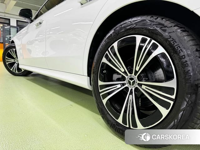 Mercedes-Benz E-Class W214 id 4499381 из Кореи 17