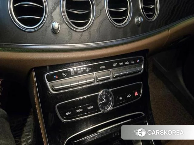 Mercedes-Benz E-Class W213 id 4693848 из Кореи 9
