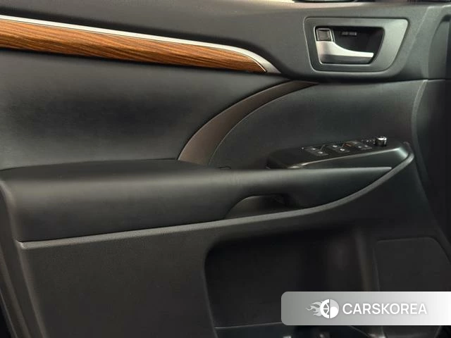 Toyota Highlander id 4275469 из Китая 18