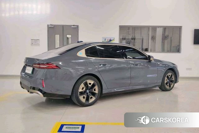 BMW i5 id 3908087 из Китая 11