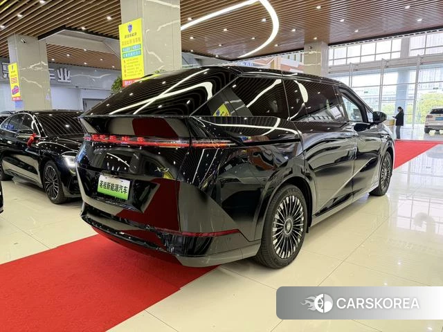 Xiaopeng Motors Xiaopeng X9 id 4205665 из Китая 13