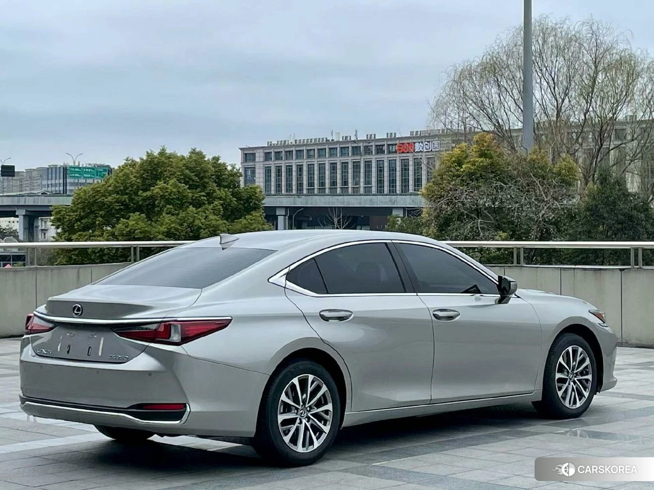 Lexus ES id 4407555 из Китая 7