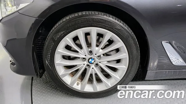 BMW 5 Series (G30) id 2384672 из Кореи 17