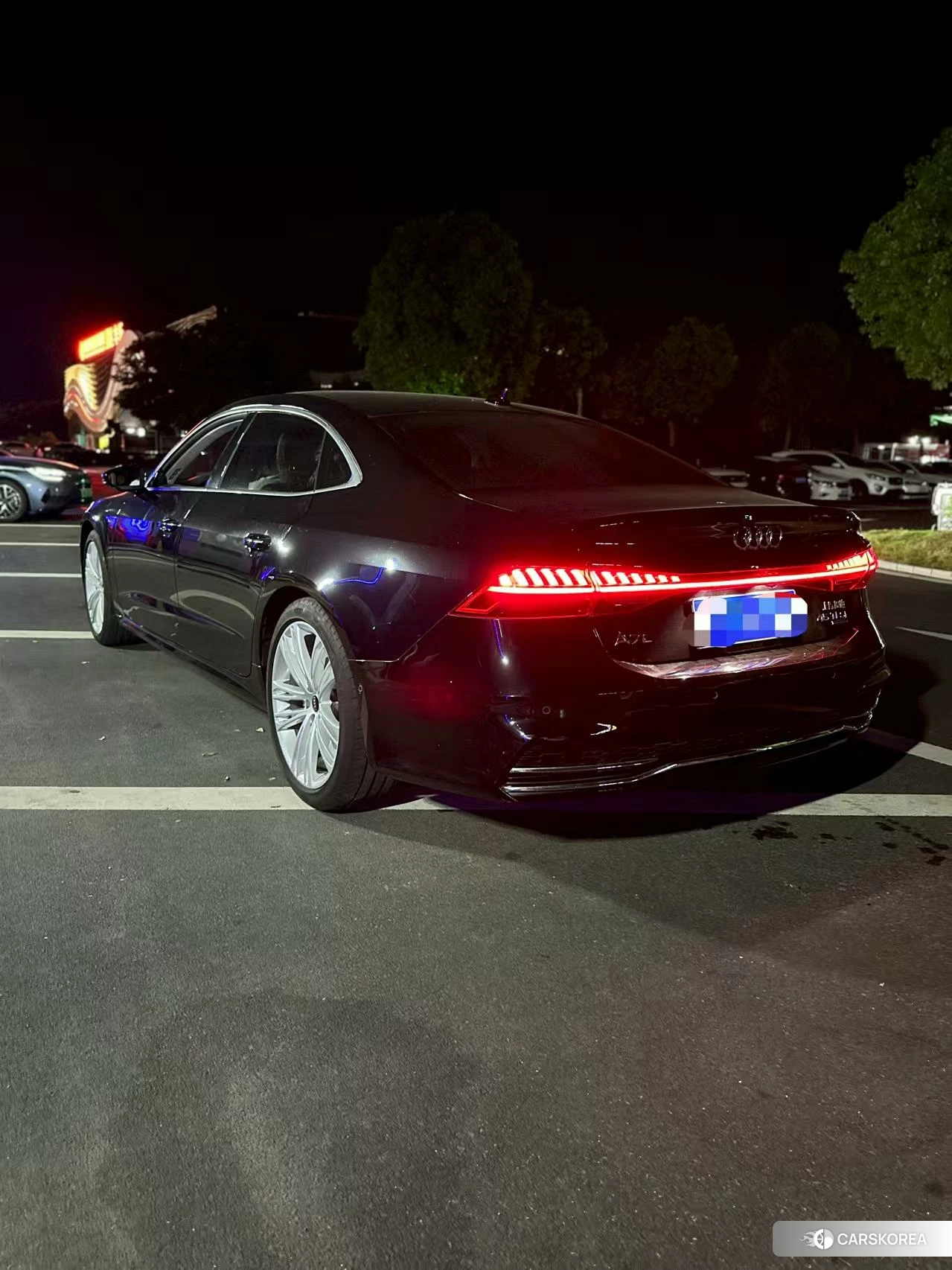 Audi A7L id 4452804 из Китая 7