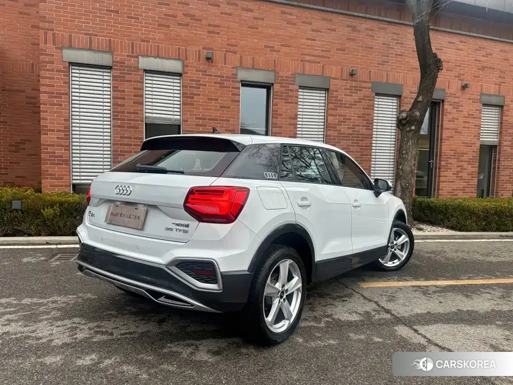 Audi Q2L id 4599723 из Китая 18