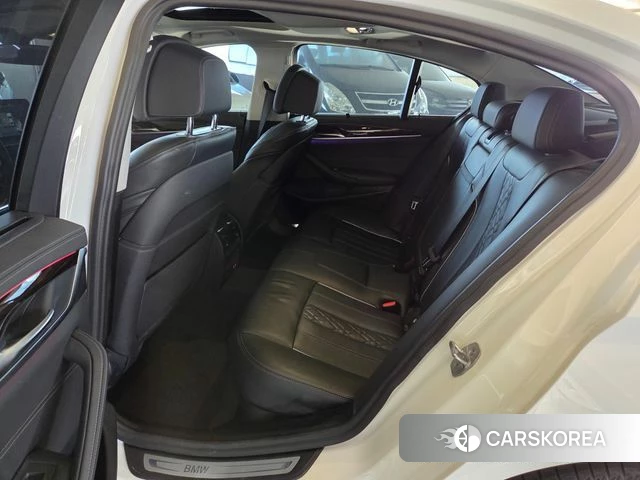 BMW 5 Series (G30) id 3889219 из Кореи 17