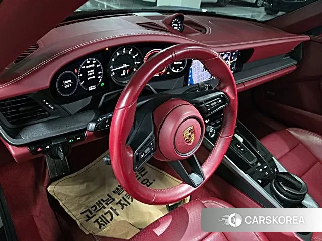 Porsche 911(992) id 3519040 из Кореи 17