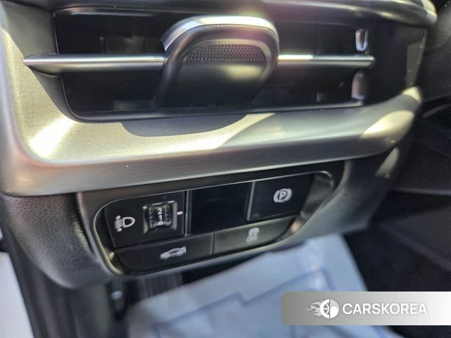 Hyundai Grandeur (GN7) id 3953208 из Кореи 9