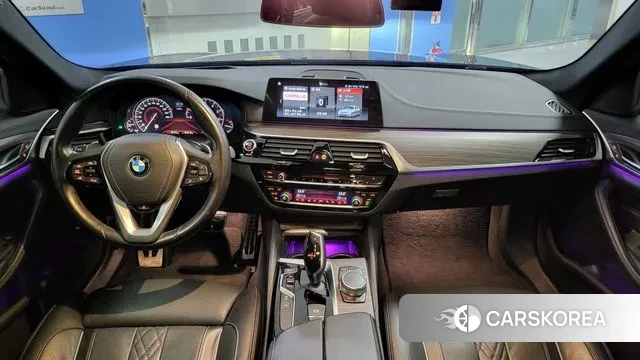 BMW 5 Series (G30) id 3695550 из Кореи 17