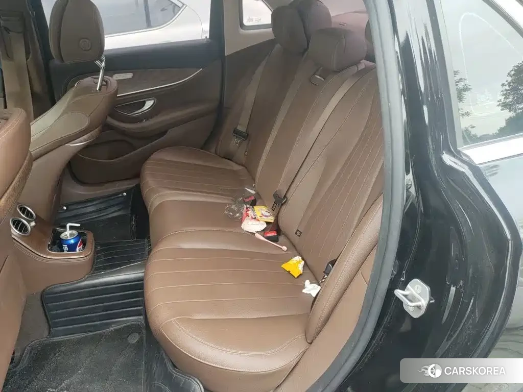 Mercedes-Benz E-Class id 4622383 из Китая 23