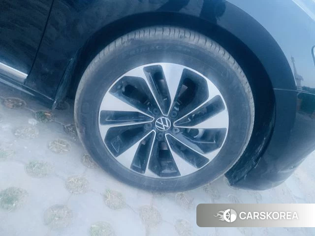 Volkswagen Passat id 4258313 из Китая 7