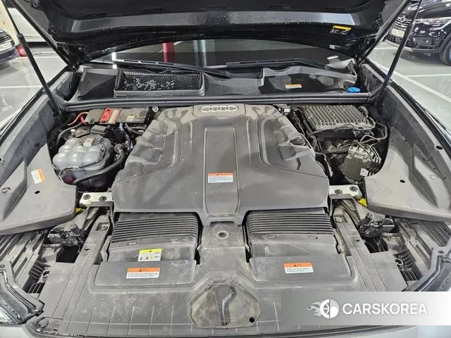 Audi Q8 (4M) id 3399122 из Кореи 17